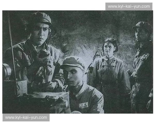 铁血与灵魂的碰撞：当世界被枪炮接管，谁才是最后的“孤胆英雄”？